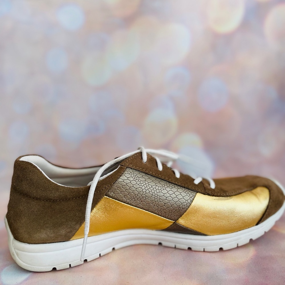 Rockport Suede and Gold Athletic Shoes - Picture 2 of 10